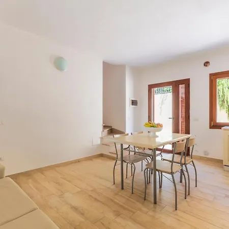 Corte Di Gallura アパートホテル