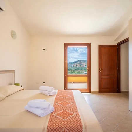 Corte Di Gallura Aparthotel 3*
