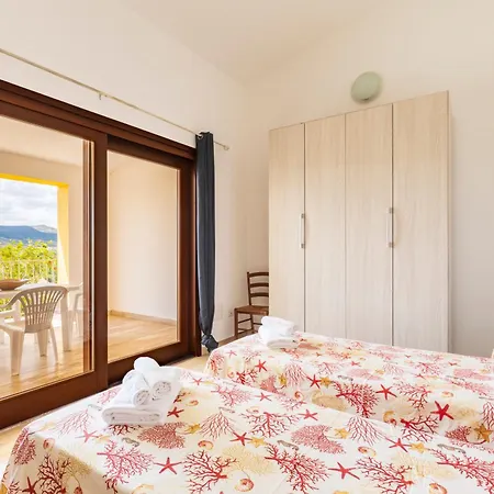 Corte Di Gallura Aparthotel 3*