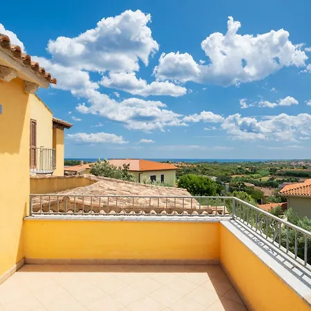 Corte Di Gallura 아파트호텔 3*