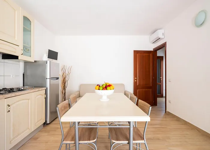 Corte Di Gallura Апарт-отель 3*